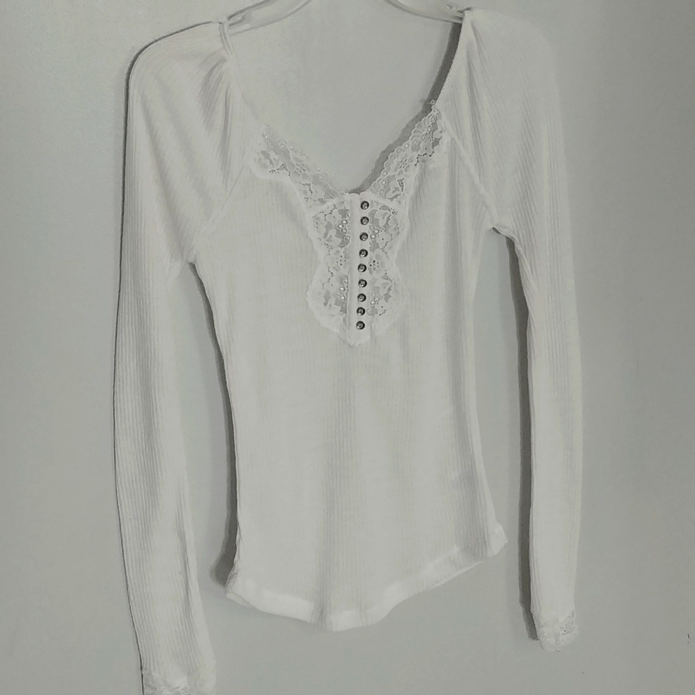 NWT Wishlist Off Shoulder Long Sleeve